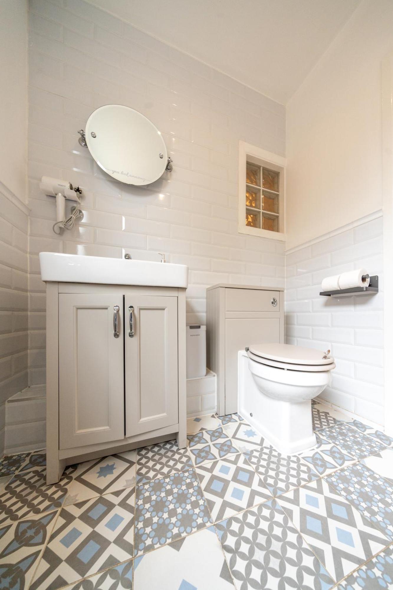 Beautiful 2 Bedroom With Private Garden In Wimbledon - Minutes From Central Londyn Zewnętrze zdjęcie