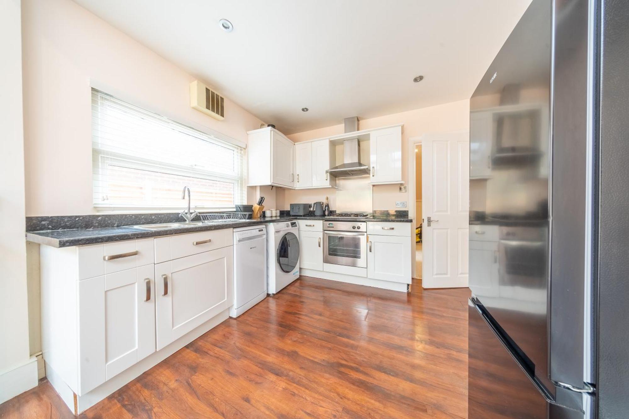 Beautiful 2 Bedroom With Private Garden In Wimbledon - Minutes From Central Londyn Zewnętrze zdjęcie